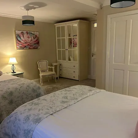 Luxury 4 Bedroom In Prázdninový dům Doolin