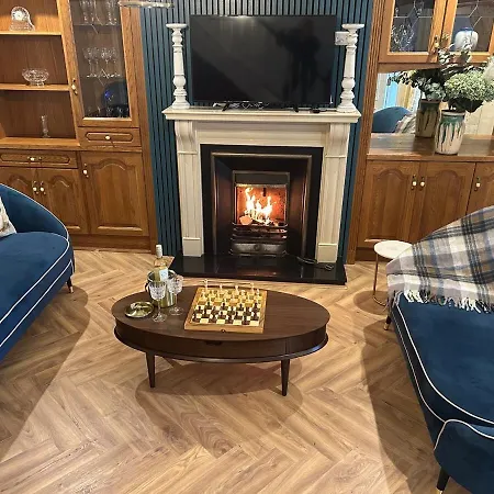 בית נופש Luxury 4 Bedroom In *