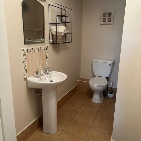 Luxury 4 Bedroom In *