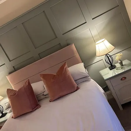 Luxury 4 Bedroom In Prázdninový dům Doolin