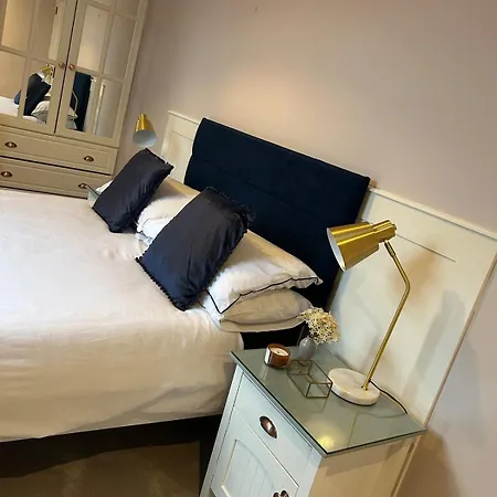 Luxury 4 Bedroom In בית נופש *