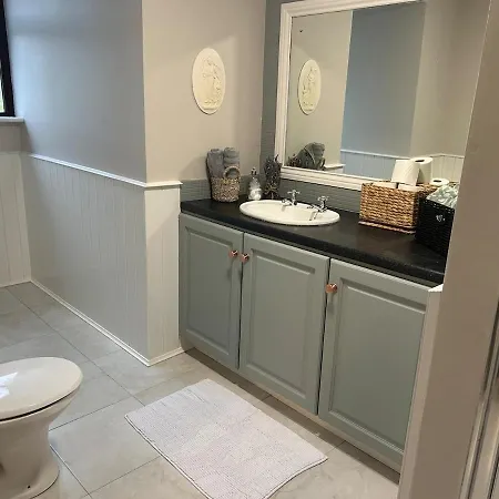 Semesterbostad Luxury 4 Bedroom In