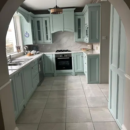 Luxury 4 Bedroom In בית נופש