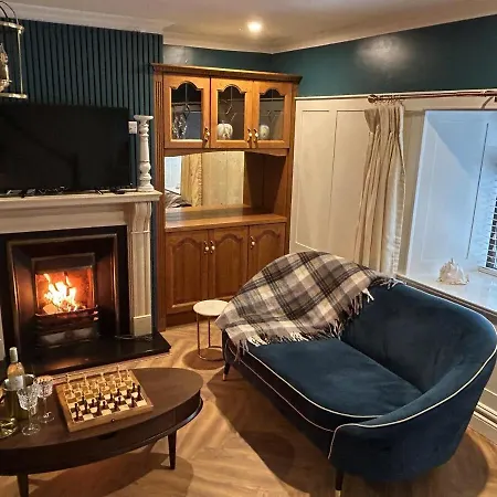 Luxury 4 Bedroom In Semesterbostad *