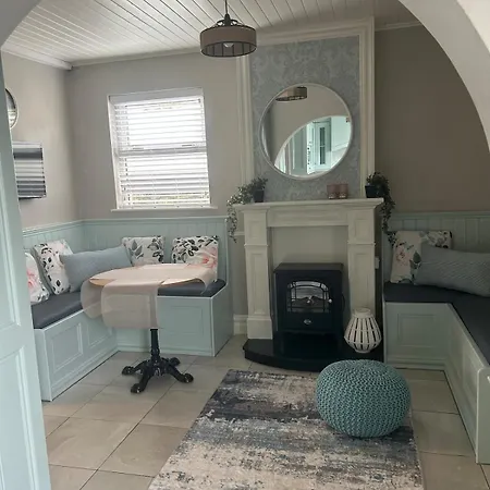 בית נופש Luxury 4 Bedroom In *