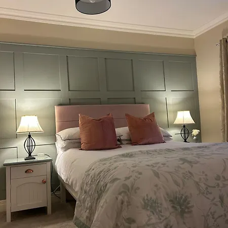Luxury 4 Bedroom In
