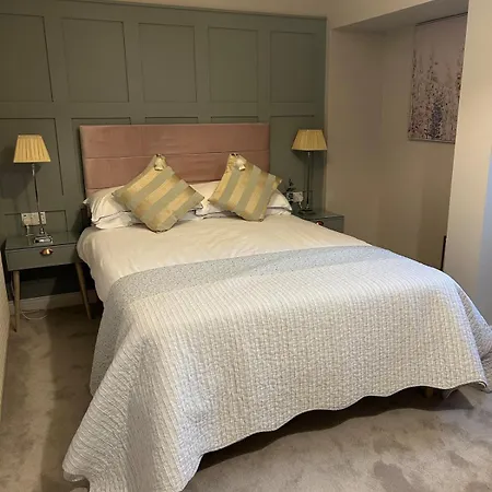 Luxury 4 Bedroom In בית נופש