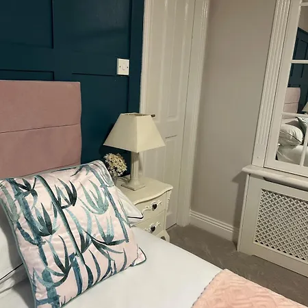 Luxury 4 Bedroom In * דולין