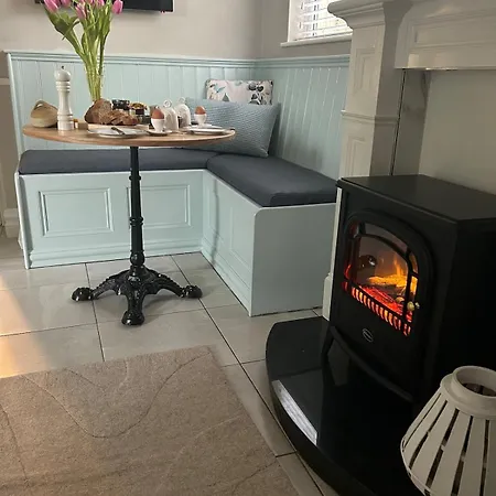 بيت للعطل Luxury 4 Bedroom In دولين