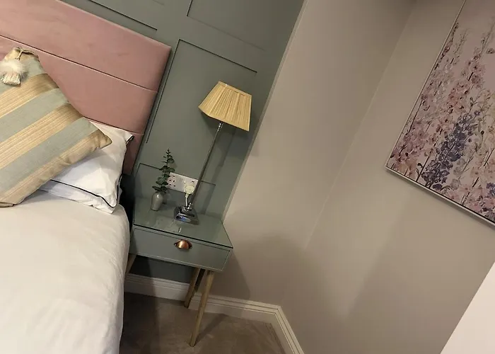 Luxury 4 Bedroom In *