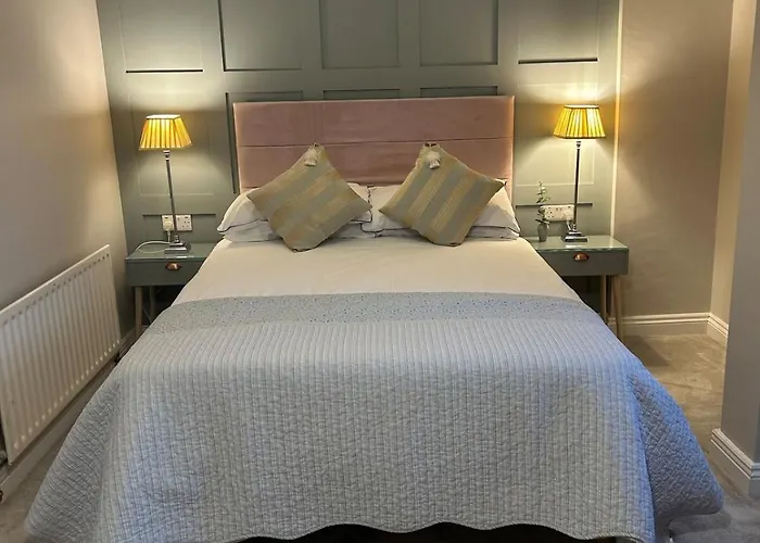 Luxury 4 Bedroom In Hébergement de vacances *