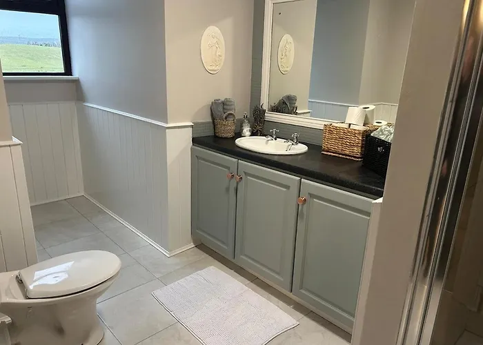 Luxury 4 Bedroom In *